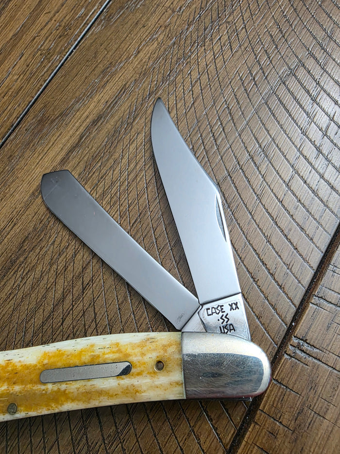 1989 Case XX 6240 Antique Bone DogLeg Trapper 2 Blade Bar shield