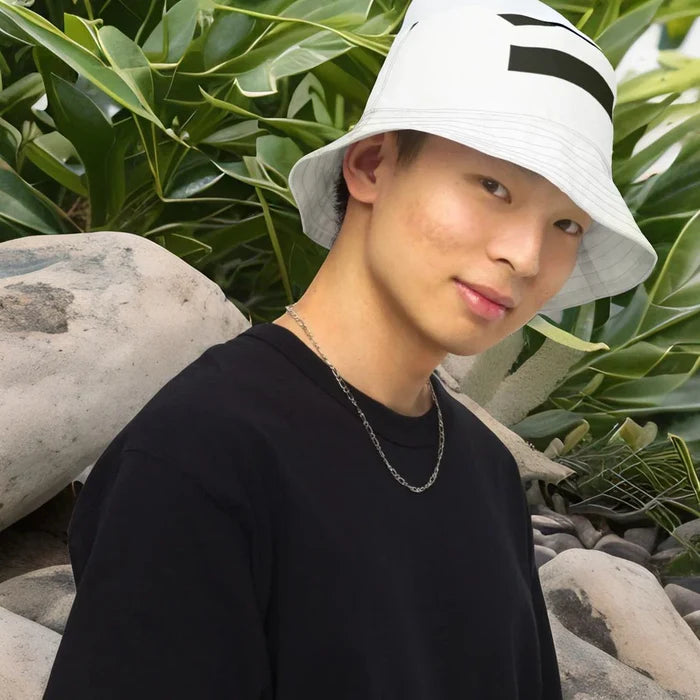 Reversible bucket hat