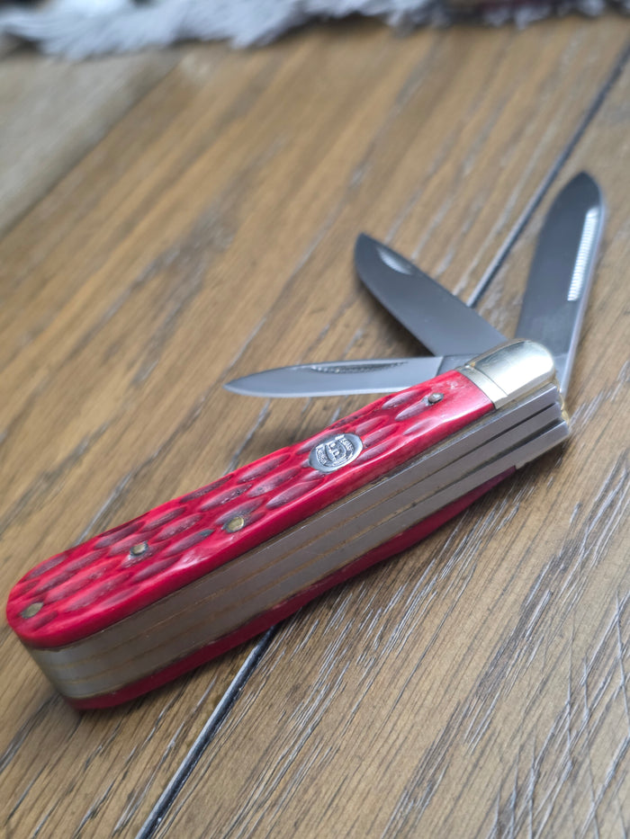 Rough Rider 3 Blade Mini Trapper Red Jig Bone 1st Gen Horseshoe Shield RR430