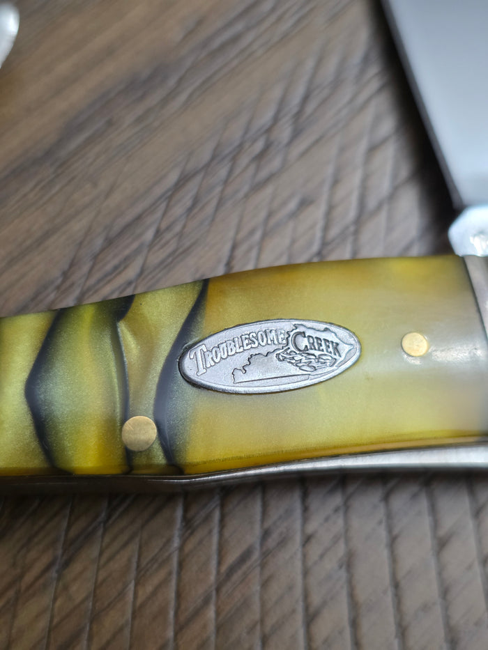 Troublesome Creek - Seahorse Whittler Style - Cat's Eye Synthetic Handles - Unused