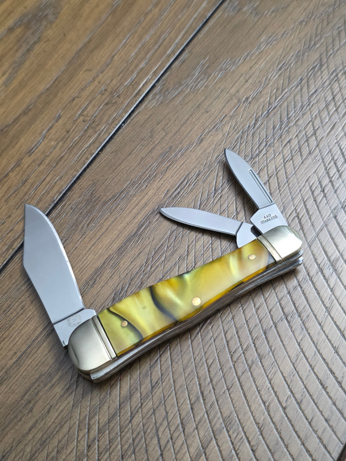 Troublesome Creek - Seahorse Whittler Style - Cat's Eye Synthetic Handles - Unused