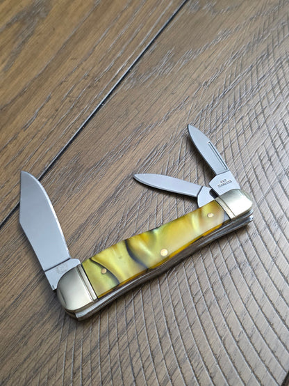 Troublesome Creek - Seahorse Whittler Style - Cat's Eye Synthetic Handles - Unused